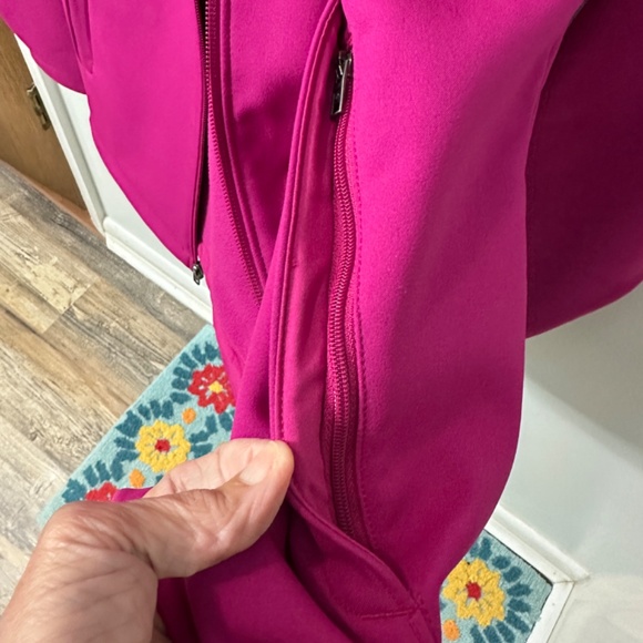 Columbia Sportswear NWOT Women's Water/Wind Resistant Softshell Jacket  Sz. M - Picture 9 of 11